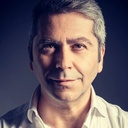 A esquerda e a direita, a carne e o peixe